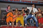Jackky Bhagnani unveils Rangrezz Gangnam video at Dharavi slums in Mumbai on 4th March 2013 (28).JPG